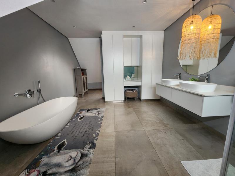 5 Bedroom Property for Sale in Heron Banks Golf Estate Free State